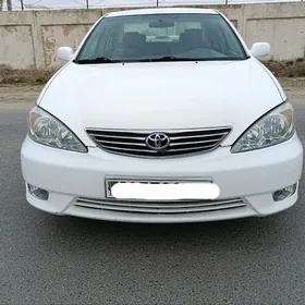 Toyota Camry 2004