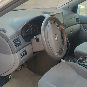 Toyota Sienna 2004
