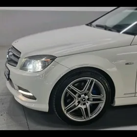 Mercedes-Benz C350 2011
