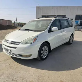 Toyota Sienna 2004