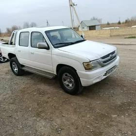 Toyota Hilux 2002