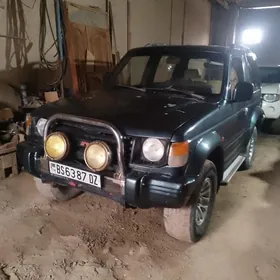 Mitsubishi Pajero 1991