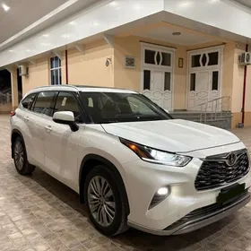 Toyota Highlander 2021