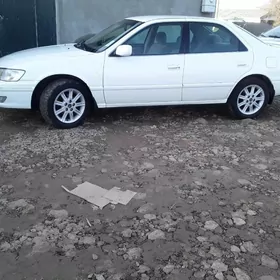 Toyota Camry 2000