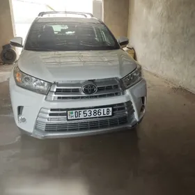 Toyota Highlander 2019