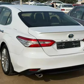 Toyota Camry Hybrid 2020