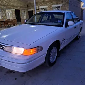 Ford Crown Victoria 1995