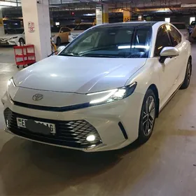 Toyota Camry 2024
