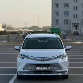 Toyota Sienna 2021