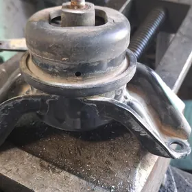 Kia kadenza podușka