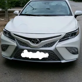 Toyota Camry 2018