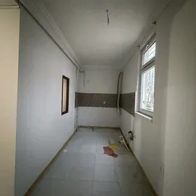 2 ком 3/1 этаж 10 мкр