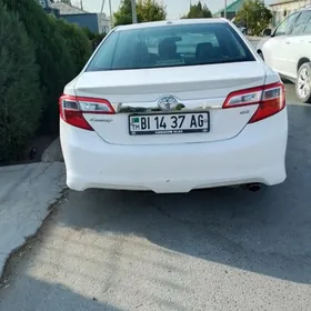 Toyota Camry 2014
