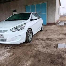 Hyundai Accent 2015