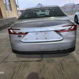 Toyota Camry Hybrid 2025