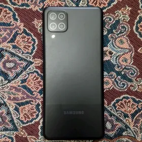 Samsung M12