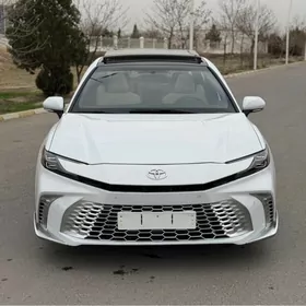 Toyota Camry 2025