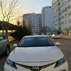 Toyota Camry 2024