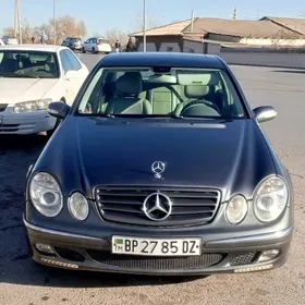 Mercedes-Benz E350 2005