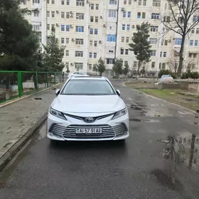 Toyota Camry 2024