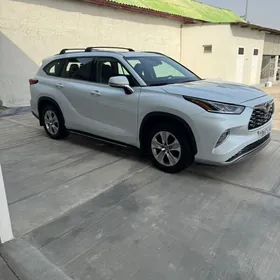 Toyota Highlander 2021