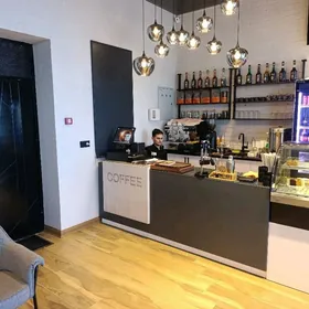 требуется официант