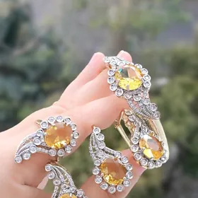 Bizuteriya Yerewan gyzyla kopy