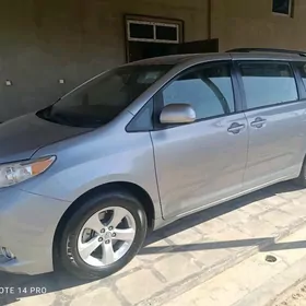Toyota Sienna 2013