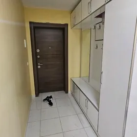 MIR8 2KOM EYESI MOSKOVSKI