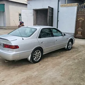 Toyota Camry 2000