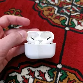 AirPods nausnik