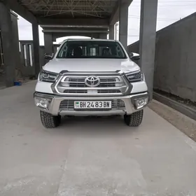 Toyota Hilux 2025