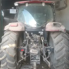 Case STX325 Accusteer 2014