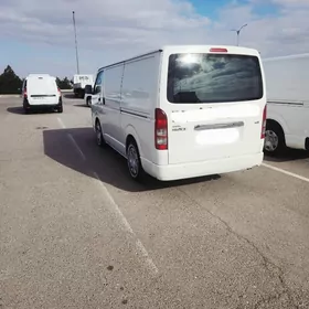 Toyota Hiace 2012