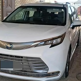 Toyota Sienna 2022