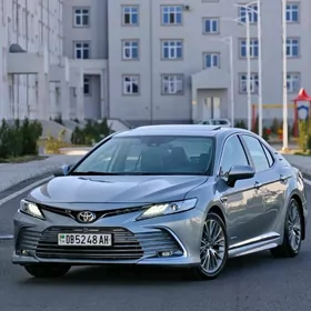 Toyota Camry 2019
