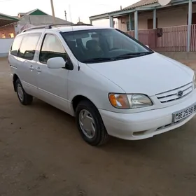 Toyota Sienna 2002