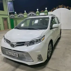 Toyota Sienna 2019
