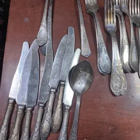 столовые приборы