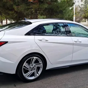 Hyundai Elantra 2023