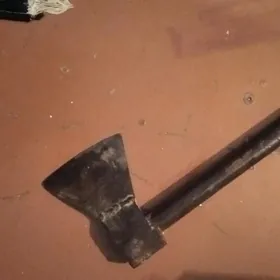 топор металлический