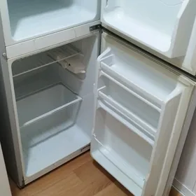 Elenberg mini holodilnik