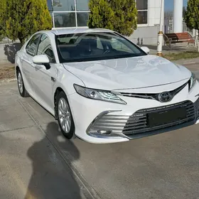 Toyota Camry 2018