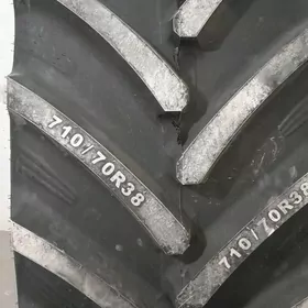 Traktor Jondeer 710/70R38💯520/85R42  Jondeer....