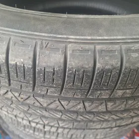 Покрышки Dunlop 225/55R18