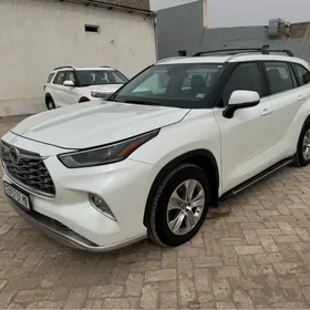 Toyota Highlander 2020