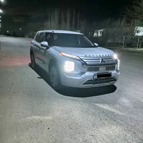 Mitsubishi Outlander 2022