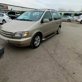 Toyota Sienna 2001