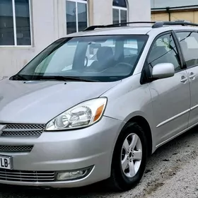Toyota Sienna 2004