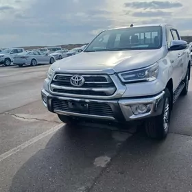 Toyota Hilux 2025